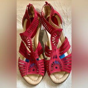 EARTH Sandals Caradonna US 9 Red Suede Leather Wedge Heel Back Zipper Shoes